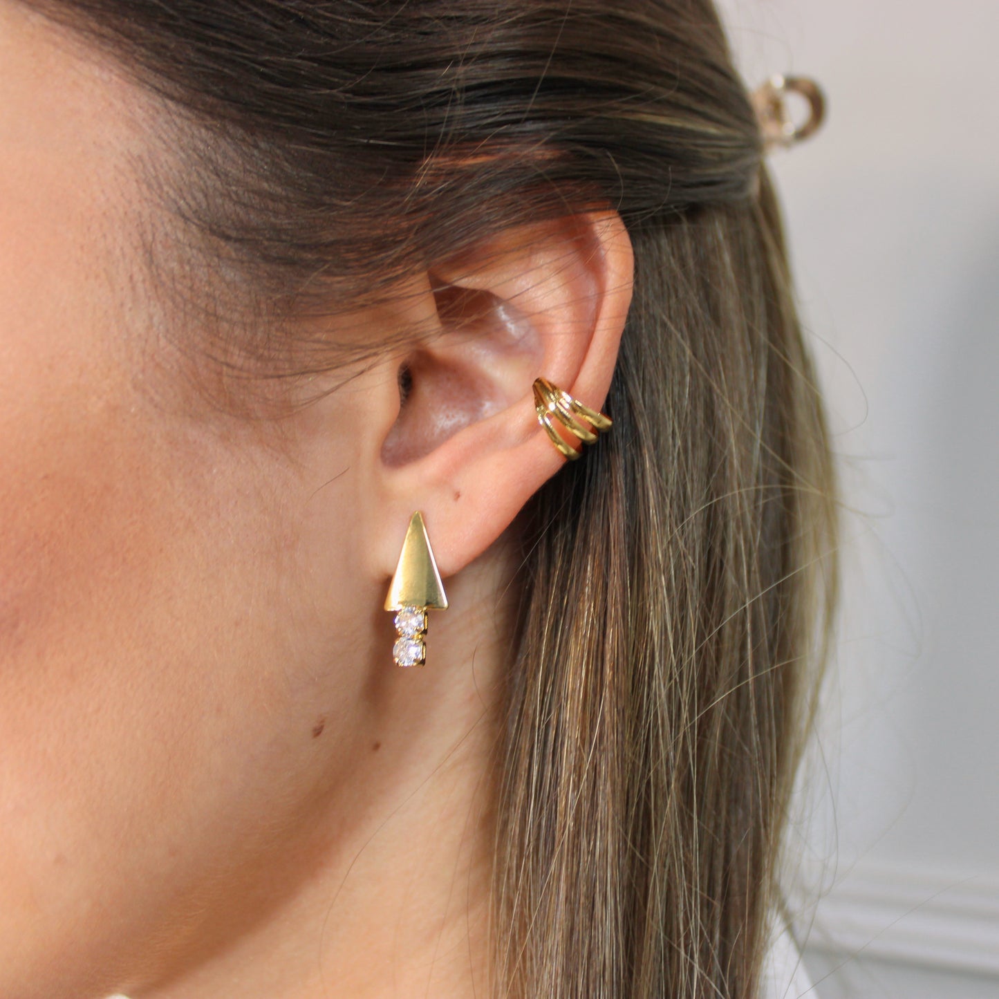 The dainty △ crystal earring