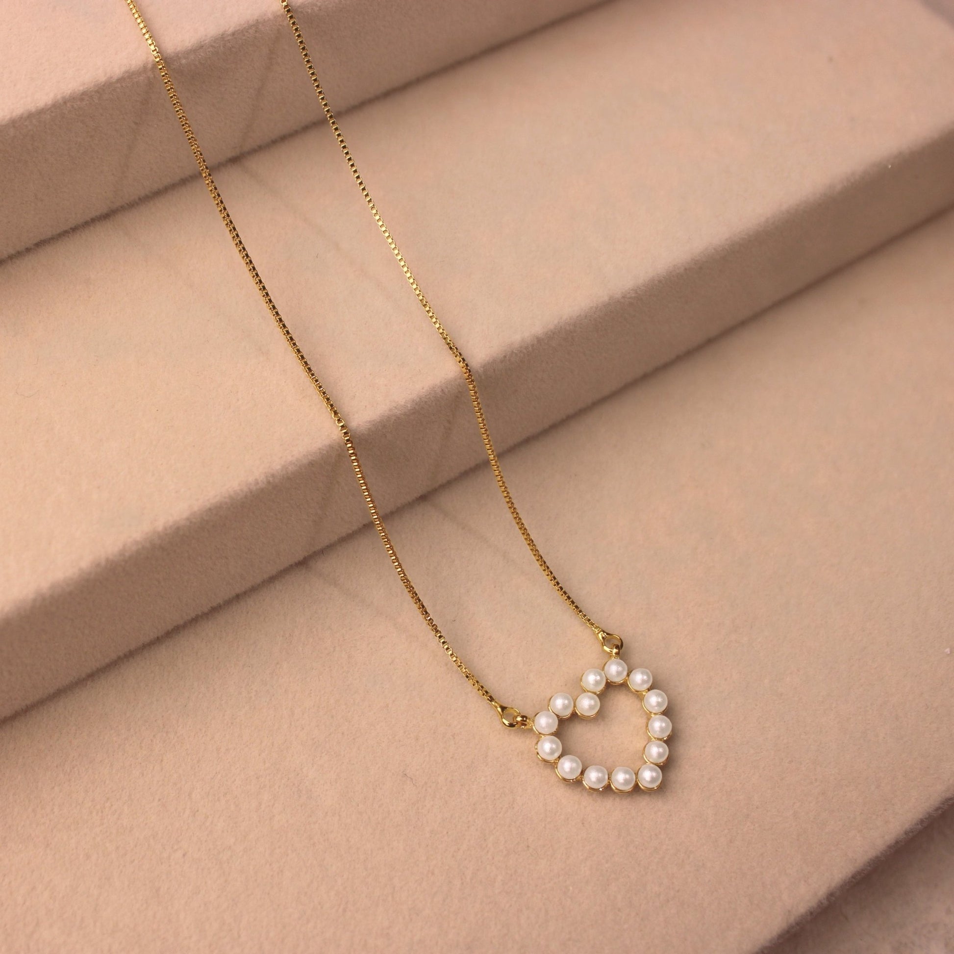 Pearl Heart Pendant Necklace - Lua and Mar